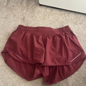 Lululemon Hotty Hot Low-Rise Lined Short 2.5"  Size 8.  The